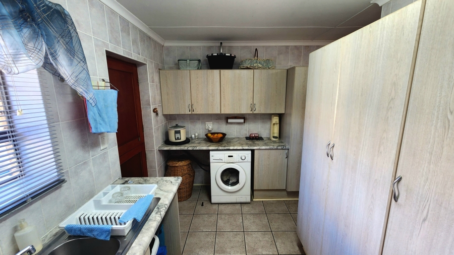 3 Bedroom Property for Sale in Hartenbos Central Western Cape
